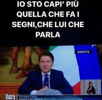 La giornalista del tg 5, cos'è successo al suo occhio destro ? Coronavirus Fase 2 I Meme Piu Divertenti Sul Web