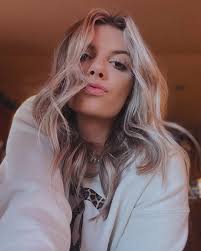 Emma Slaughter's Instagram, Twitter & Facebook