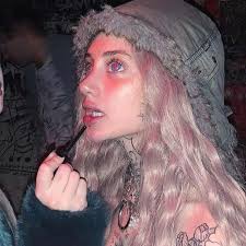 Die australische sängerin und youtuberin lil bo weep ist im alter von 22 jahren gestorben. Stream Lil Bo Weep Ptsd Extended By Trashy Angel Listen Online For Free On Soundcloud