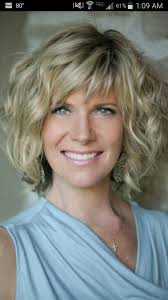 Pin By Anna Grafing On Hair Styles In 2020 Short Curly Hairstyles For Women Medium Length Hair Styles Medium Hair Styles