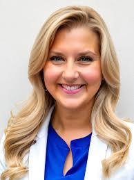 Kristin Low's Instagram, Twitter & Facebook