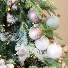 Mit Diesen Weihnachtlichen Kugeln In Elegantem Altrosa Konnt Ihr Euren Weihnachtsbaum Besonders Stil Rosa Weihnachtsbaum Weihnachsbaum Schmucken Weihnachtsbaum