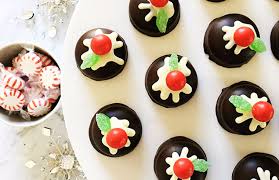 You can go for cookies, cake, pie, fudge, or whatever else your heart desires, as how sweet are these individual desserts? Mini Christmas Pudding Recipe