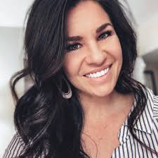 Monat With Brittany Pillars