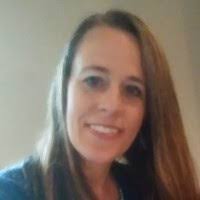 Robyn Clifton's Instagram, Twitter & Facebook