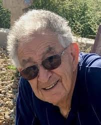 Elaine Maes's Instagram, Twitter & Facebook