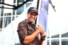 Friday june 26, 2015 at the jiffy lube live in bristow, va. Luke Bryan Expands Cabela S Clothing Line