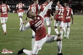 Independiente santa fe takes 1 position in the championship primera a, apertura and has 40 points in the standings. Independiente Santa Fe Sumo Sus Primeros Tres Puntos Vavel Colombia
