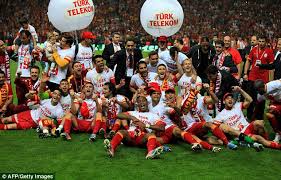 Follow all football games live results, look up sports betting stats, learn about the team lineups of clubs and view the schedules of streamed football matches.all this and more is possible on whatsthescore.com. Galatasaray Win Record 19th League Title With Help From Didier Drogba Daily Mail Online