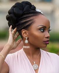 Get in the mood for the royal wedding. Coiffure Chignon Mariage Cheveux Crepus Coiffure Mariage Cheveux Crepus Afro Chignon Hair Inspiration Natural Hair Styles Long Hair Styles