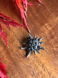 Vintage MCM Flower Brooch