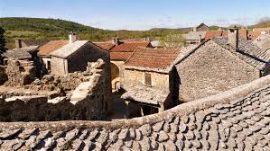Des racines et des ailes. France Les Villages Historiques Autour De Millau Arpenter Le Chemin