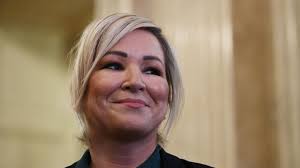 Michelle O'Neill, la primera líder de Irlanda del Norte del Sinn Féin y  adalid de la nueva generación