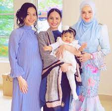 Seharusnya, nuri dan adik ipar siti tersebut menikah 22 november 2013. Rotikaya Dah Macam Adik Beradik Menantu Menantu Dengan Siti Nurhaliza Facebook