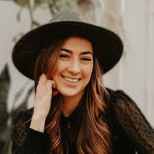 Lily Lewis's Instagram, Twitter & Facebook