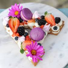 Pasta De Full Amb Fruita Amb Forma De Lletra Tart Recipes Desserts Raspberry And Cream Tart