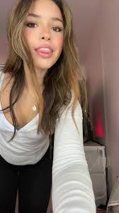 Tessa Schafer's Instagram, Twitter & Facebook