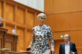 De ce întârzie revocarea avocatului poporului, renate weber. Bucuresti Vot Parlament Avocatul Poporului Renate Weber Inquam Photos
