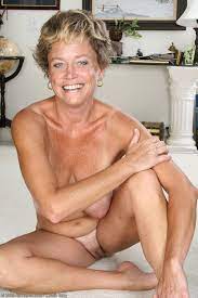 Naked Women Over 60 - 65 porn photos