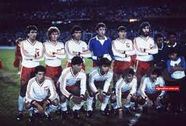 The participating teams were italy's juventus and argentina's argentinos juniors. 1985 Argentinos De America El Grafico