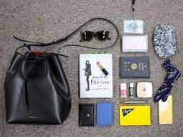 スペシャル企画 あの人のバッグの中身 vol 21 編集部 抜き打ちチェック編 vogue girl inside my bag handbag essentials bags