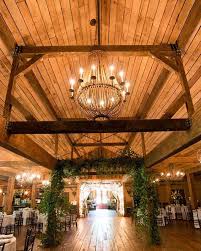 Rustic Barn And Wood For A Wedding Heartwood Hall In Memphis Tn Wedding Venues Indoor Rustic Wedding Table Decor Round Dance Floor Wedding