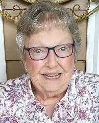 Madeline Collier's Instagram, Twitter & Facebook