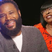 Anthony Anderson Yanks Out Mama Doris' Rotten Tooth