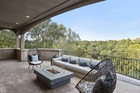 This is the new atherton home of the golden state warrior's guard, who purchased the property for $31 million in 2019. Steph Curry S California Residence Is Up For Grabs Home Stratosphere