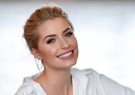 Mit ihrem freund dustin schöne (36) genießt lena das neue familienglück. Lena Gercke Postet Sexy Foto Das Sagt Freund Dustin Schone Mopo De