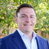 20+ "Brad Cm" profiles