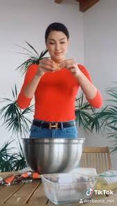 Rebecca mir (29) durfte am 9. Rebecca Mir Facebook