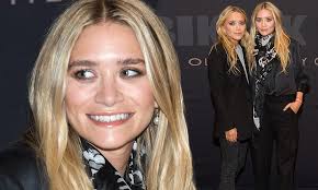 Mary-Kate and Ashley Olsen bring their twin power to Norway