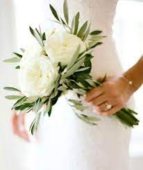 1000+ designs at your finger tips. 20 Small Wedding Bouquet Ideas For The Low Fuss Bride In 2020 Small Wedding Bouquets Simple Bridal Bouquets Flower Bouquet Wedding
