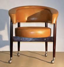 Beg Executive Armchair Designed By Sergio Rodrigues Available At Espasso Midcentury Modern And Contemporary Br Modern Retro Furniture Dinning Chairs Furniture