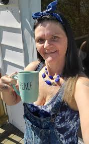 Morning coffee run wearing one of my favorite fall bags right now!!  https://urlgeni.us/amzn/elevatedamazonfinds