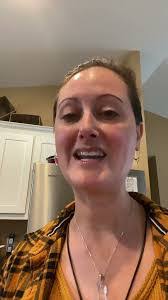 Sarah Mayes's Instagram, Twitter & Facebook