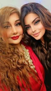 True friends are like lampposts along the way. They do not make the  distance short, but facilitate the journey. ~Antonia Gravina