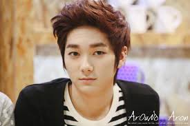 Nu'est ARON