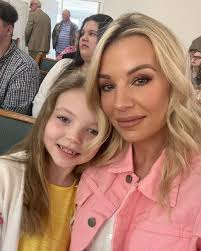 Casey Lovelace (@casmakeup) • Instagram photos and videos