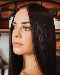 Shan Lee's Instagram, Twitter & Facebook