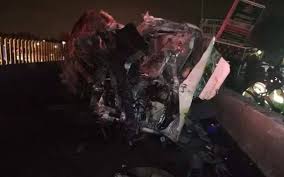 La fgjem informó que uno de los delincuentes que se arrojó de la combi también murió, mientras que uno de sus cómplices resultó lesionado y . Asaltan Combi Y Provocan Accidente En La Mexico Puebla Cinco Persona Pierden La Vida El Sol De Toluca Noticias Locales Policiacas Sobre Mexico Edomex Y El Mundo