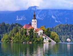 Elle veut visiter tous les pays du globe en un temps record. Une Femme De 27 Ans Devient La Premiere Femme A Visiter Tous Les Pays Du Monde