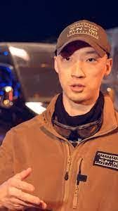 Robert Kun's Instagram, Twitter & Facebook