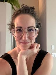 Stephanie Fox's Instagram, Twitter & Facebook