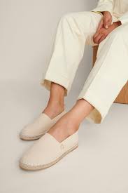 Look out for castañer, a designer brand producing espadrilles since 1927. Basic Espadrilles Beige Na Kd Com