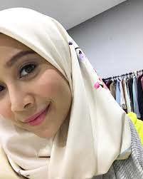 Saksikan drama titian cinta yang diadaptasi dari novel titian cinta akan menggantikan drama meh sandar lagi dan berjadual akan mula bersiaran pada 11 september 2017. Farah Nabilah Zul Ariffin