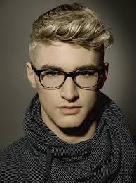 Dans les années 30 la coiffure tendance était ces derniers temps la grande tendance coupe de cheveux homme 2017 est de laisser ses cheveux pousser long. Photos Coupe Cheveux Homme 2013