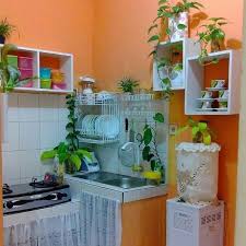 Maybe you would like to learn more about one of these? 15 Inspirasi Penempatan Tanaman Hias Di Dapur Agar Terlihat Lebih Cantik Di 2021 Desain Pantry Desain Dapur Home Deco