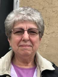 Brenda looking beautiful sporting a spiffy new hairdo. 🥰